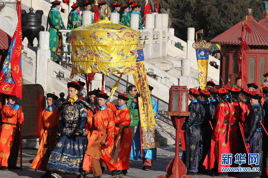北京天坛春节祭天表演引游人 北京天坛春节祭天表演引游人